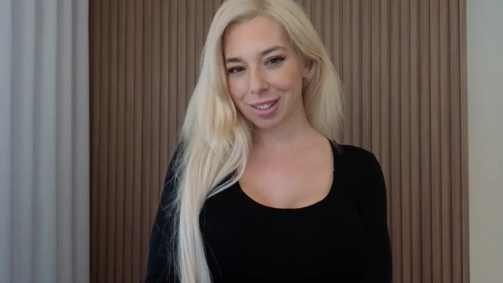 Gallery image thumbnail from Riley_Parks's myfreecams stream on, 03/12/2026, 14:52 image 12 of 20