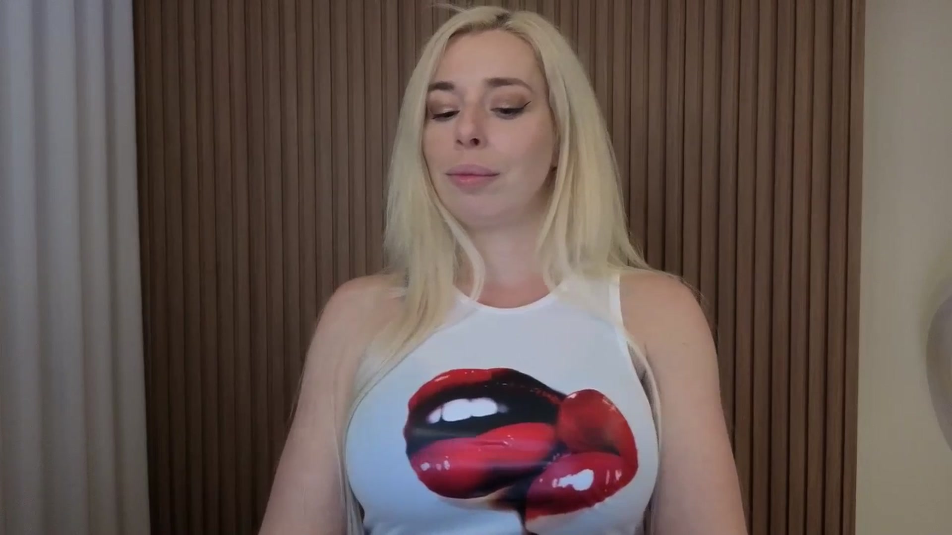 Gallery image thumbnail from Riley_Parks's myfreecams stream on, 03/23/2026, 24:34 image 13 of 20
