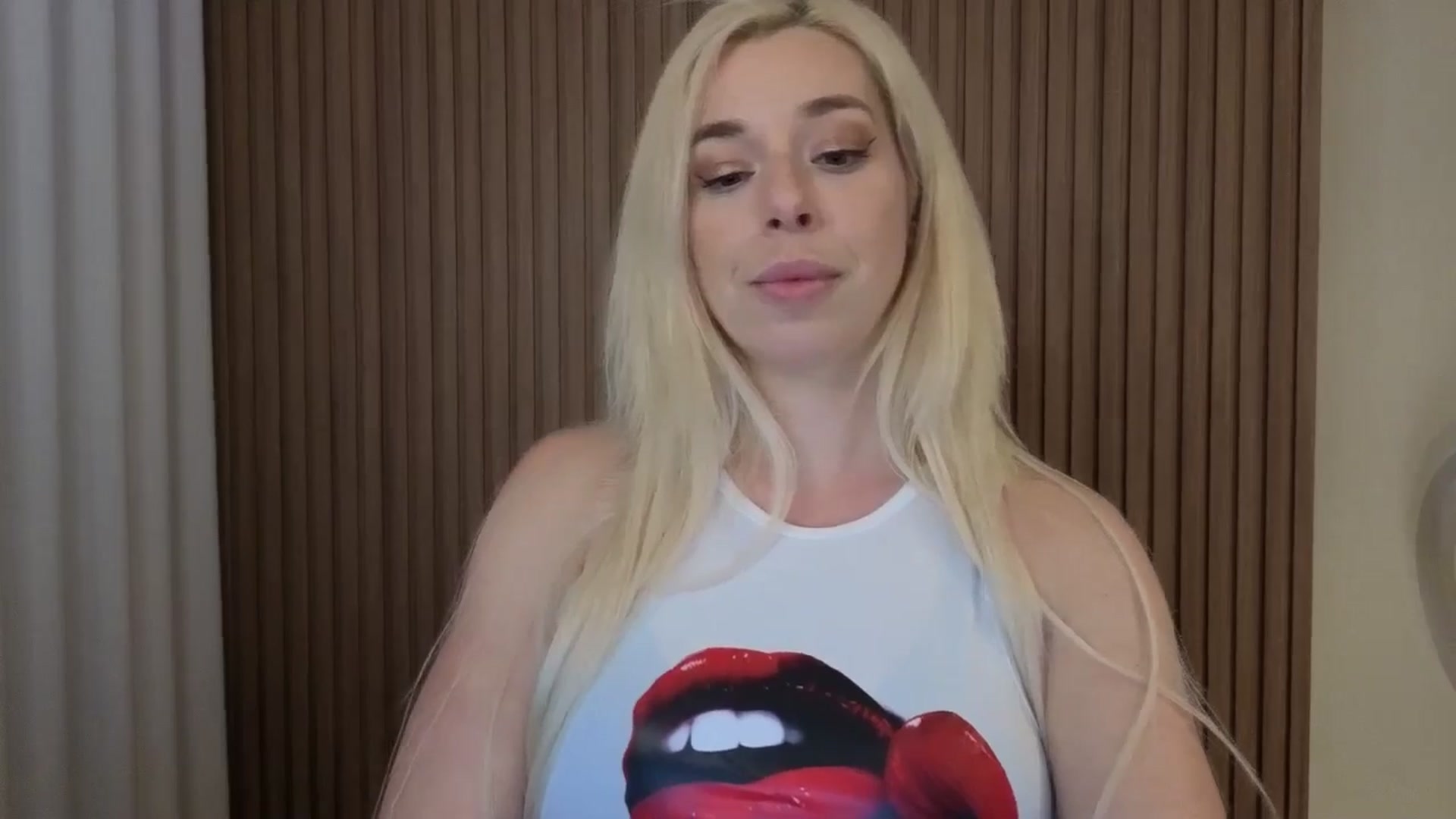 Gallery image thumbnail from Riley_Parks's myfreecams stream on, 03/23/2026, 24:34 image 14 of 20