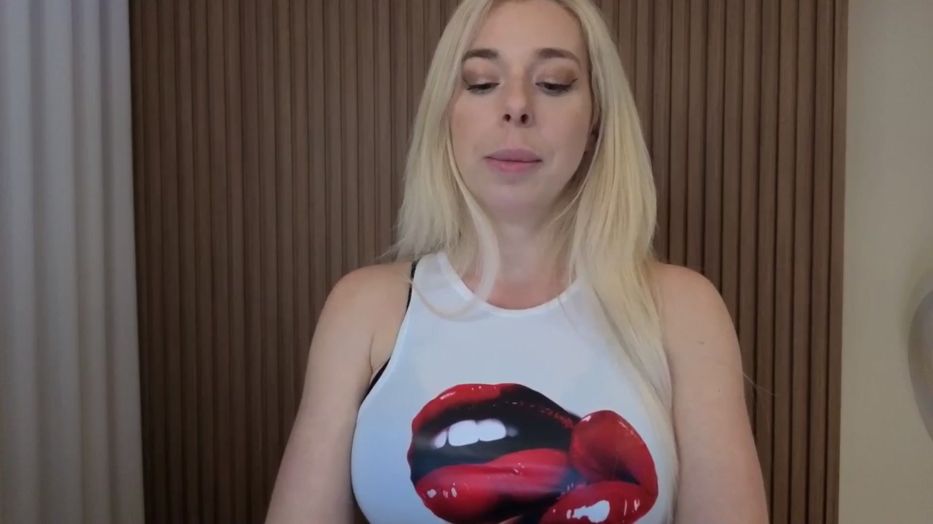 Gallery image thumbnail from Riley_Parks's myfreecams stream on, 03/23/2026, 24:34 image 9 of 20