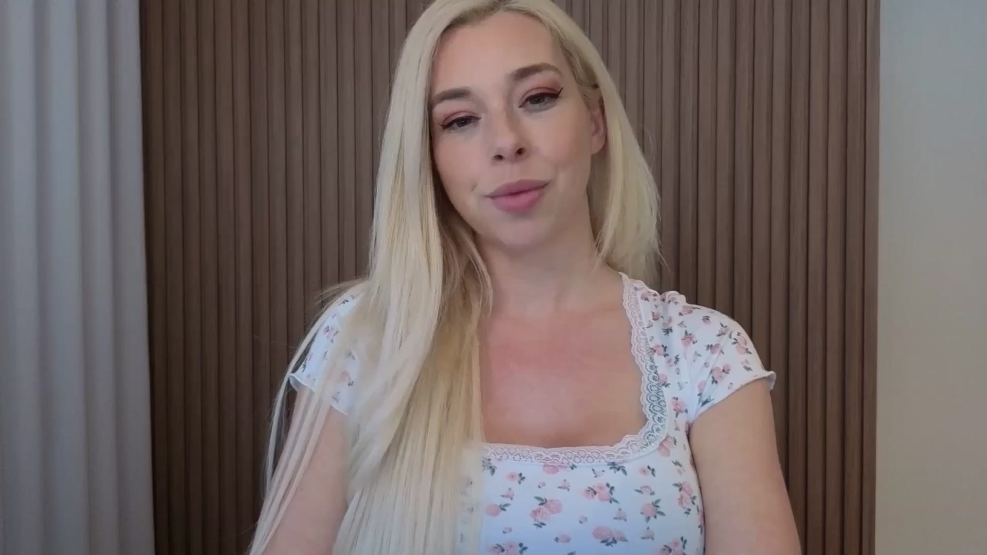 Gallery image thumbnail from Riley_Parks's myfreecams stream on, 03/23/2026, 22:39 image 8 of 20