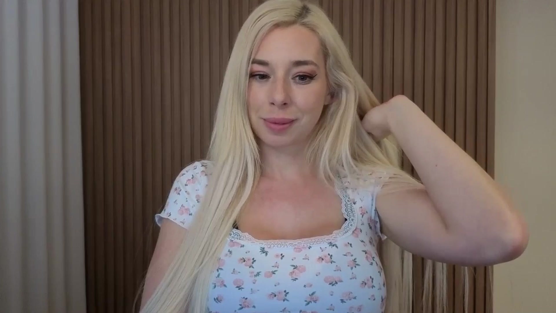 Gallery image thumbnail from Riley_Parks's myfreecams stream on, 03/23/2026, 23:54 image 4 of 20