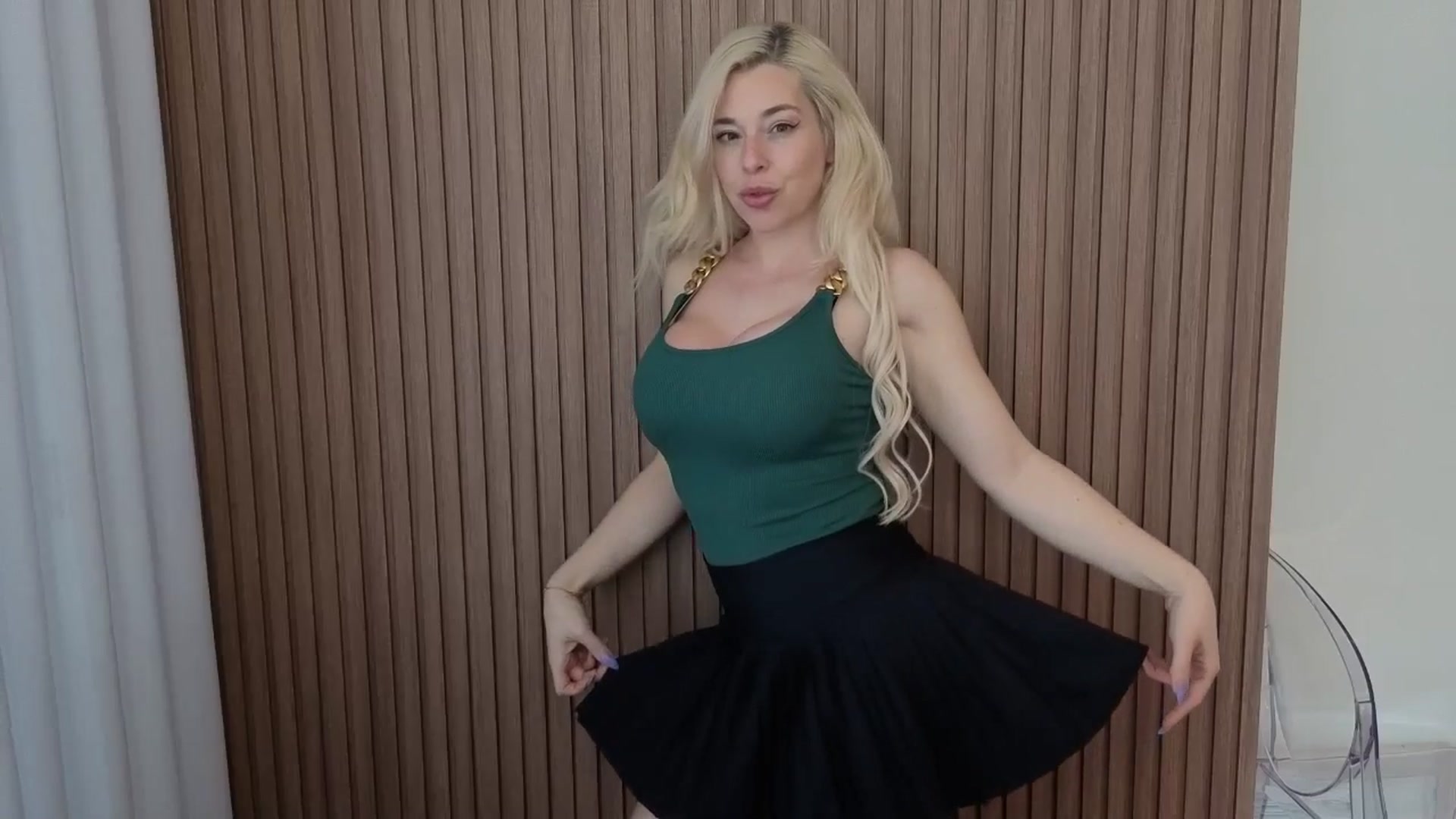 Gallery image thumbnail from Riley_Parks's myfreecams stream on, 04/07/2026, 16:33 image 12 of 20