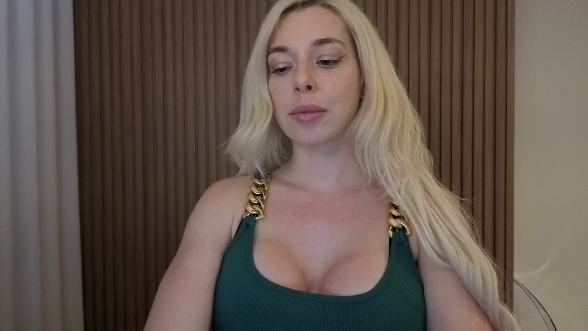 Gallery image thumbnail from Riley_Parks's myfreecams stream on, 04/08/2026, 01:16 image 16 of 20