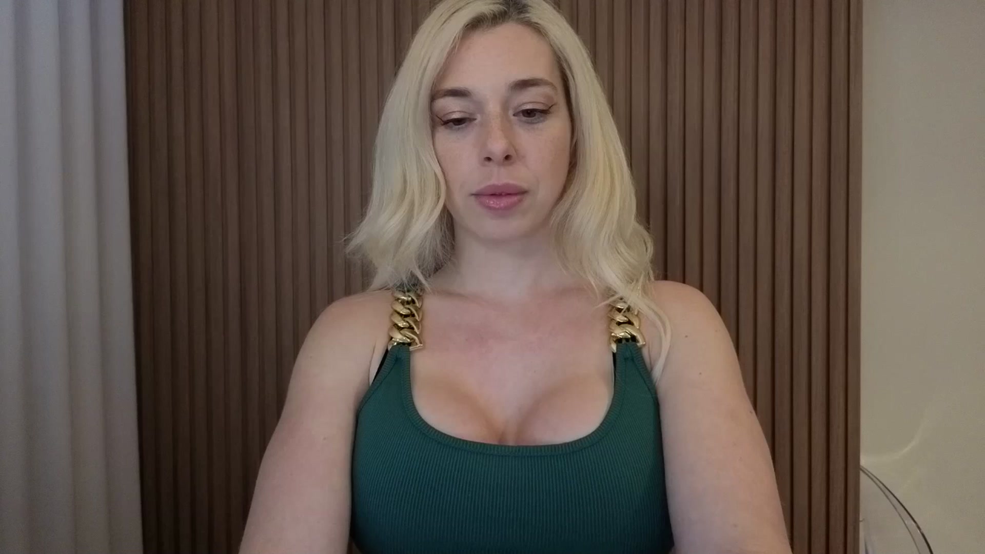 Gallery image thumbnail from Riley_Parks's myfreecams stream on, 04/08/2026, 01:16 image 17 of 20