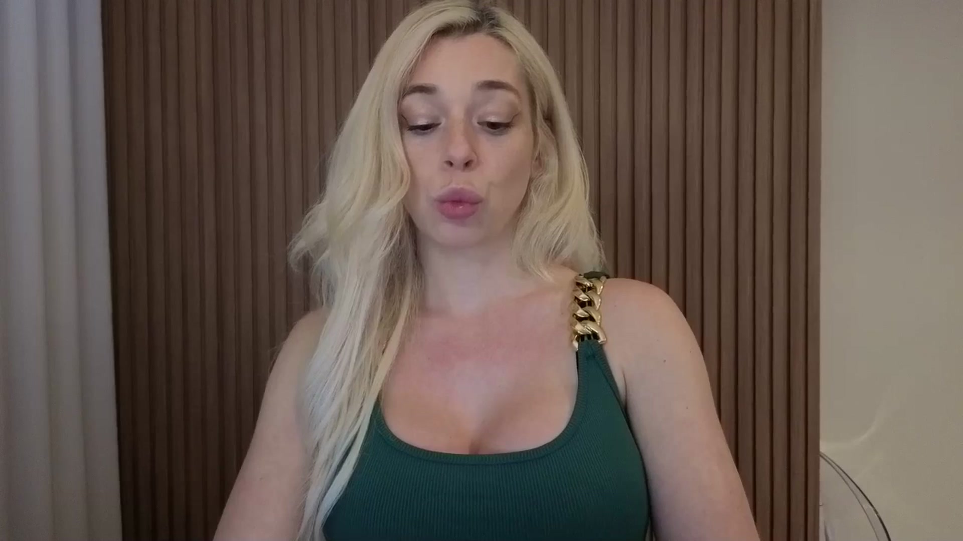 Gallery image thumbnail from Riley_Parks's myfreecams stream on, 04/08/2026, 02:58 image 18 of 20