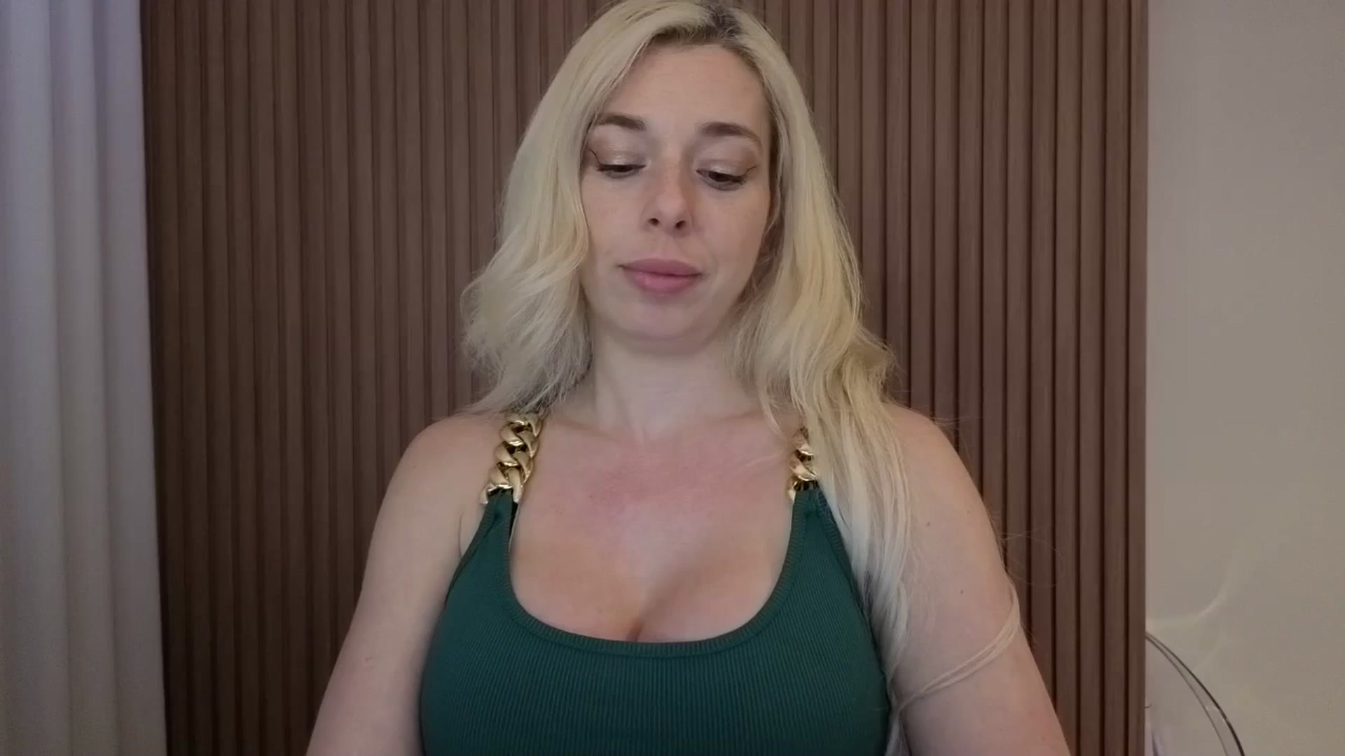 Gallery image thumbnail from Riley_Parks's myfreecams stream on, 04/08/2026, 02:58 image 17 of 20