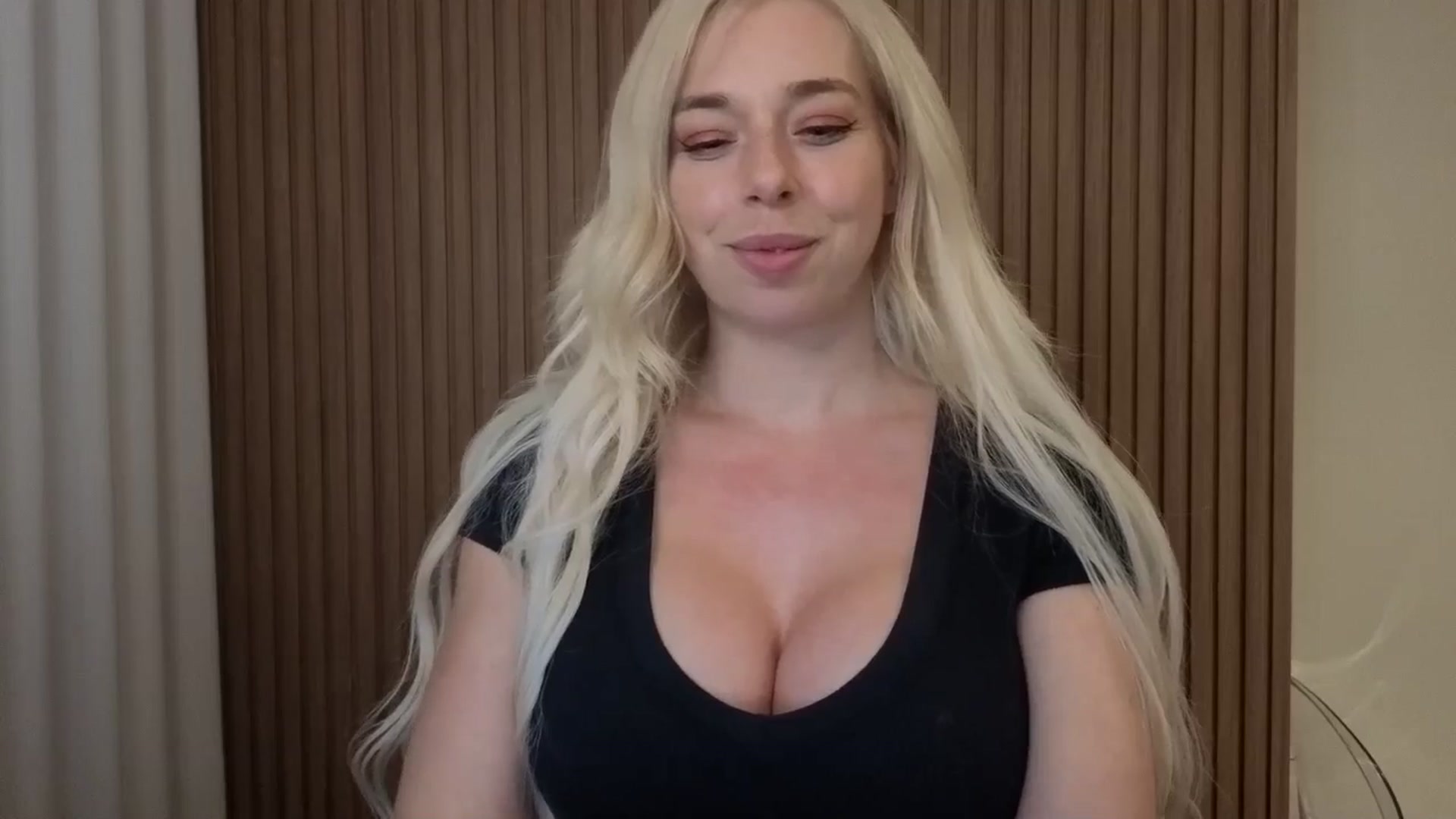 Gallery image thumbnail from Riley_Parks's myfreecams stream on, 04/09/2026, 04:39 image 9 of 20