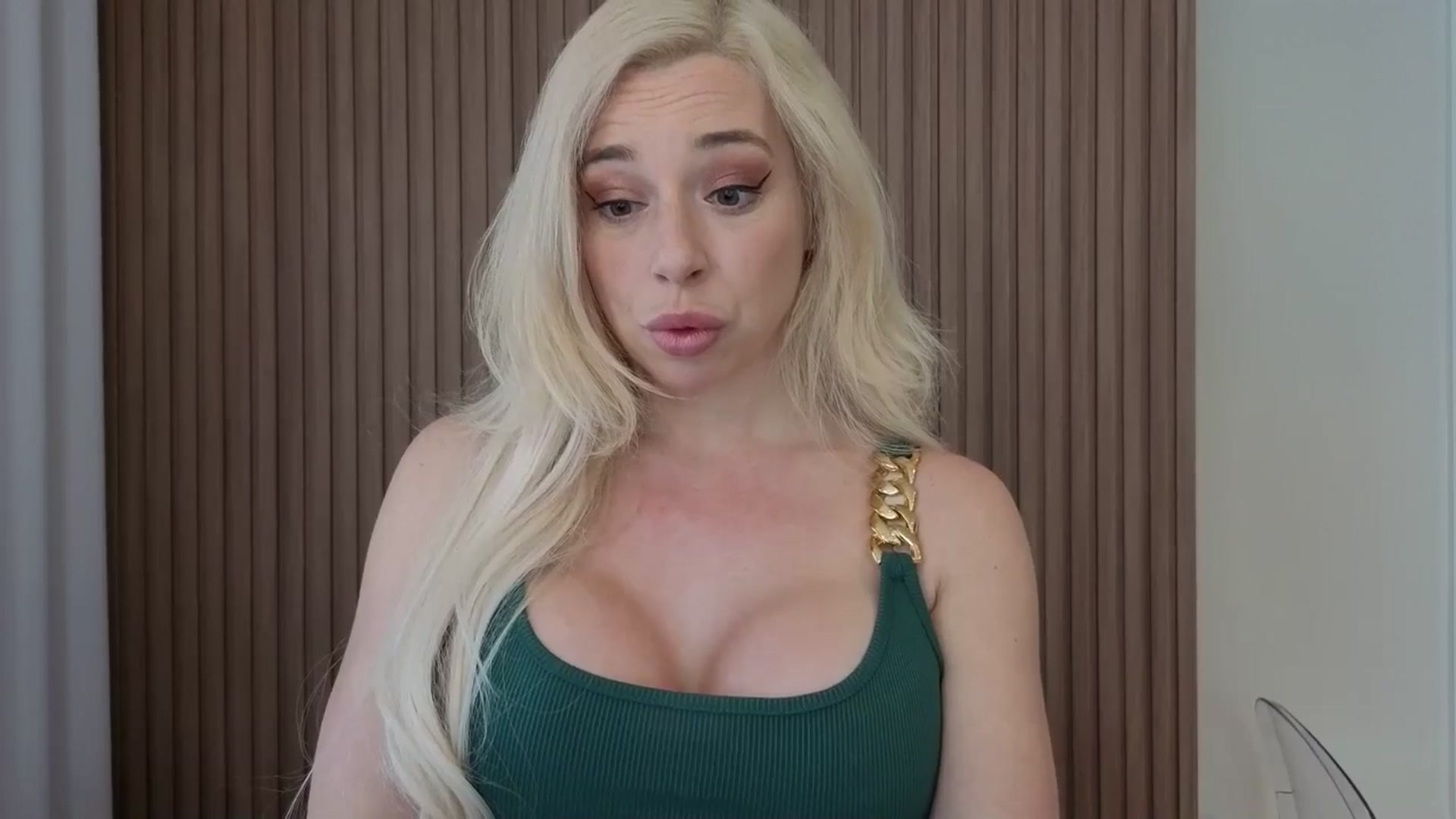 Gallery image thumbnail from Riley_Parks's myfreecams stream on, 04/15/2026, 13:27 image 2 of 20