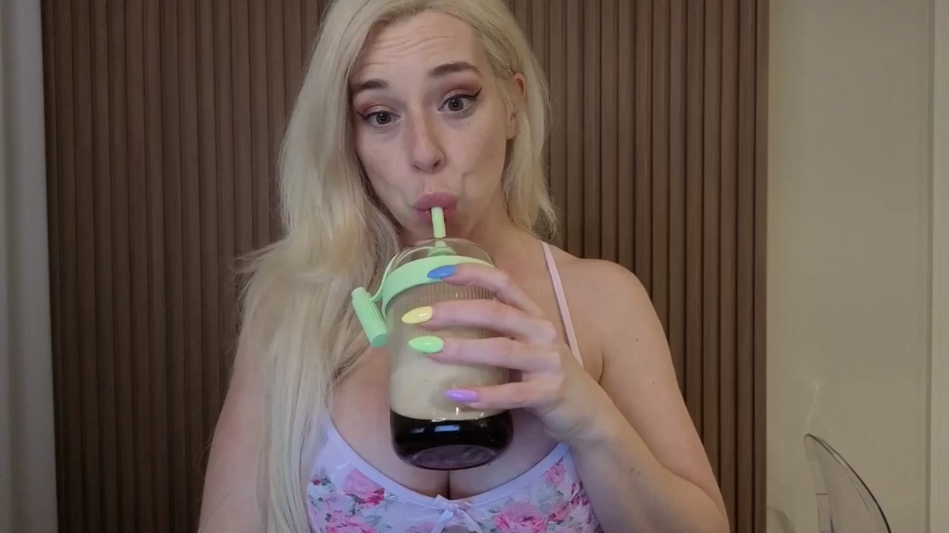 Gallery image thumbnail from Riley_Parks's myfreecams stream on, 04/16/2026, 24:35 image 18 of 20