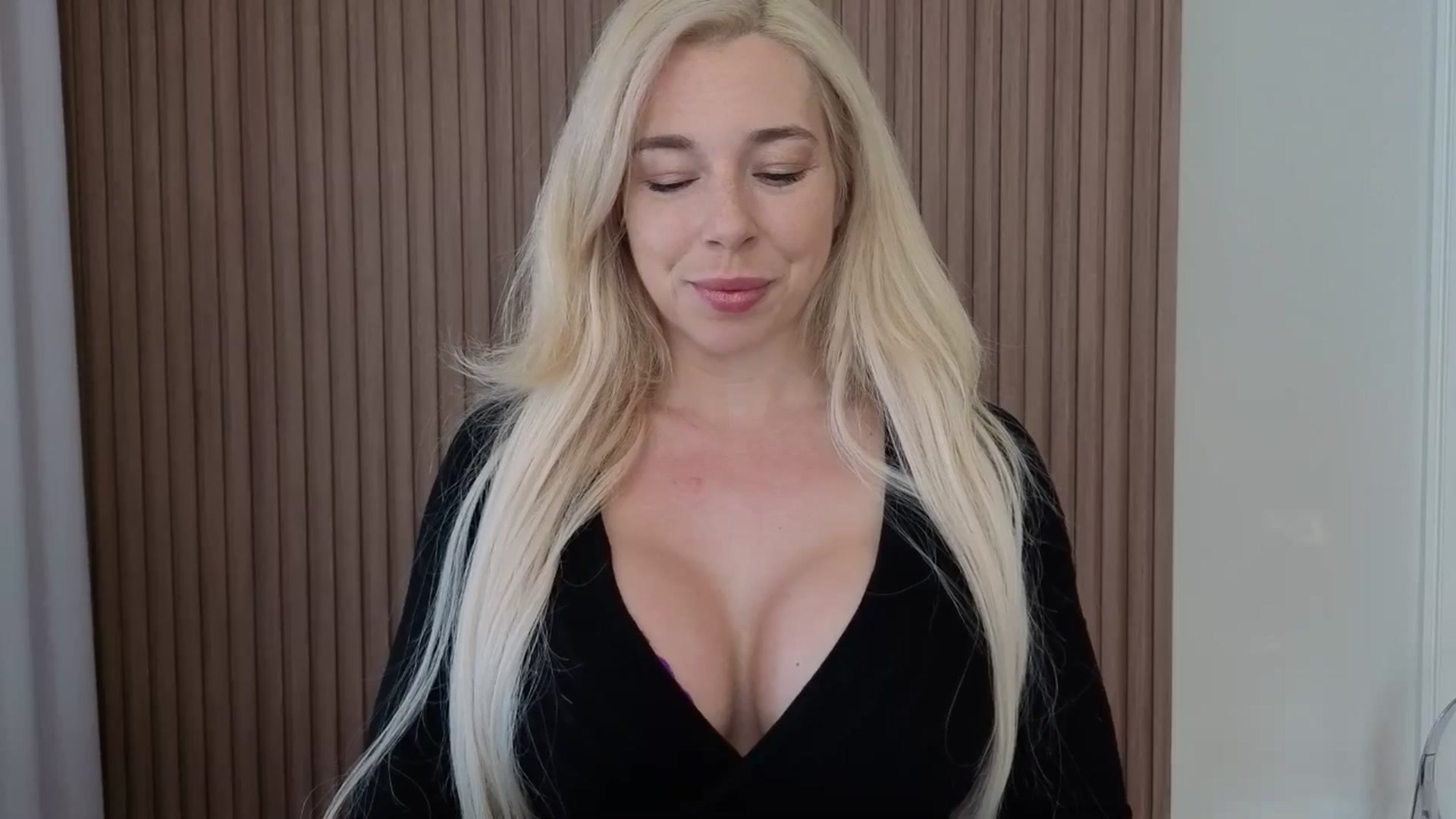 Gallery image thumbnail from Riley_Parks's myfreecams stream on, 04/16/2026, 14:43 image 6 of 20