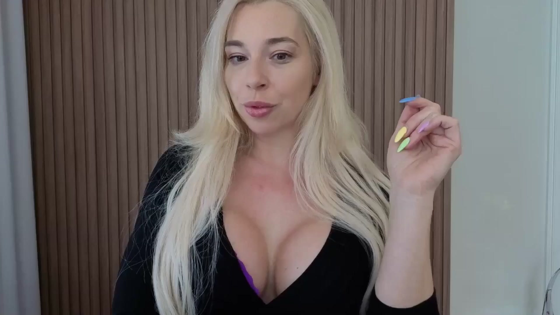 Gallery image thumbnail from Riley_Parks's myfreecams stream on, 04/16/2026, 14:43 image 4 of 20