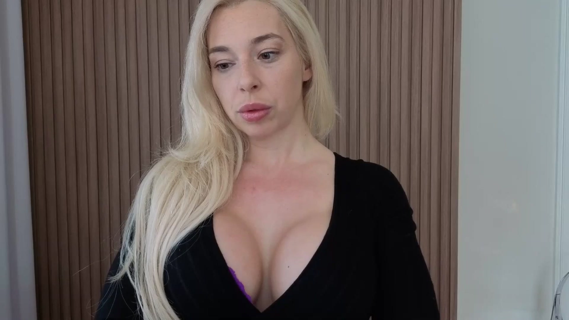 Gallery image thumbnail from Riley_Parks's myfreecams stream on, 04/16/2026, 14:43 image 16 of 20