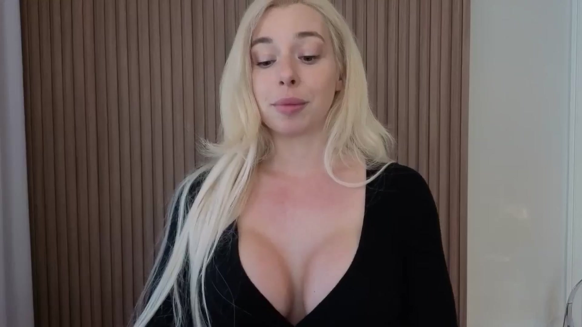 Gallery image thumbnail from Riley_Parks's myfreecams stream on, 04/16/2026, 19:17 image 19 of 20