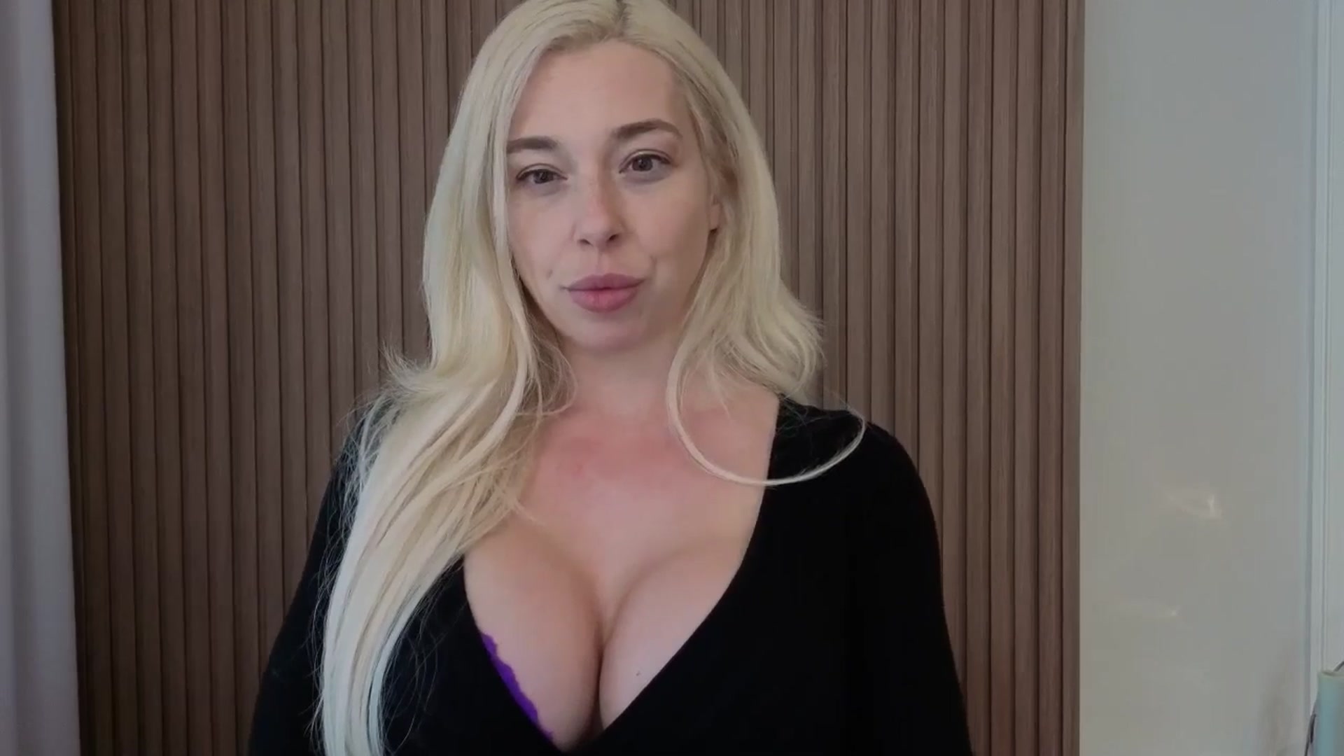 Gallery image thumbnail from Riley_Parks's myfreecams stream on, 04/16/2026, 19:17 image 9 of 20