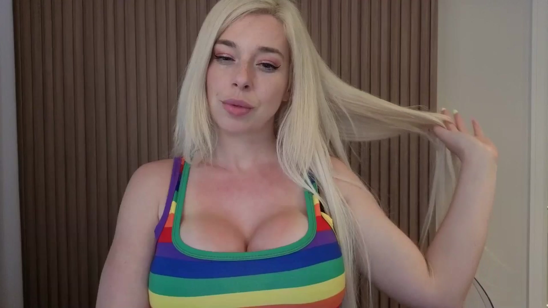 Gallery image thumbnail from Riley_Parks's myfreecams stream on, 04/19/2026, 23:30 image 13 of 20
