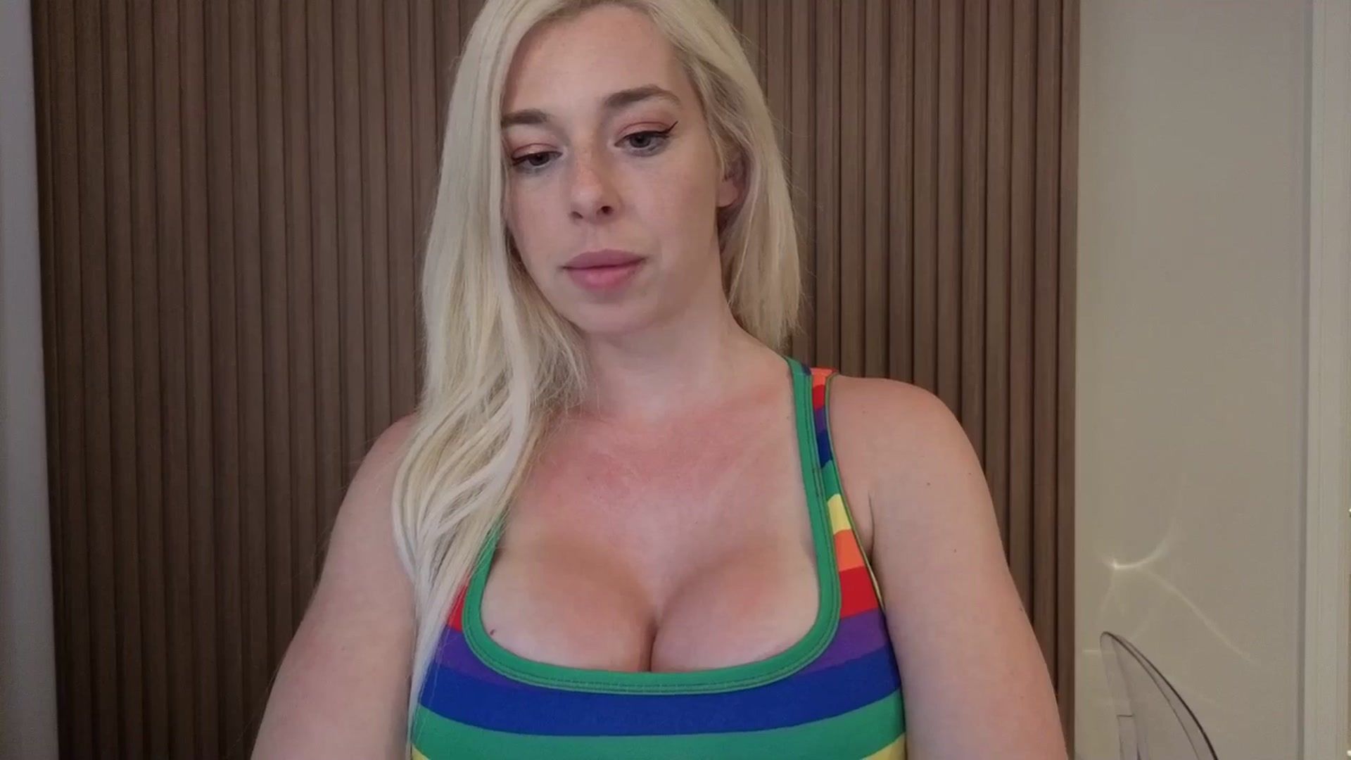 Gallery image thumbnail from Riley_Parks's myfreecams stream on, 04/19/2026, 23:30 image 15 of 20