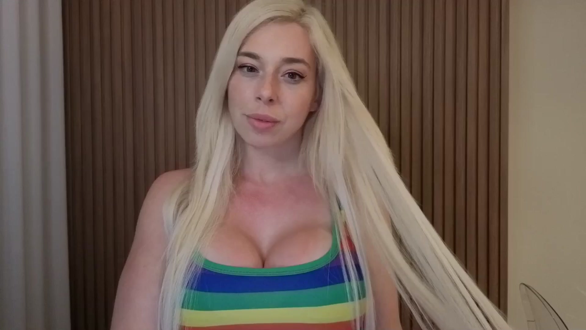Gallery image thumbnail from Riley_Parks's myfreecams stream on, 04/20/2026, 24:22 image 1 of 20