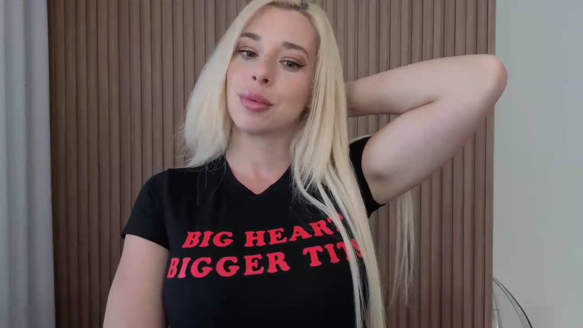 Gallery image thumbnail from Riley_Parks's myfreecams stream on, 04/29/2026, 15:14 image 10 of 20