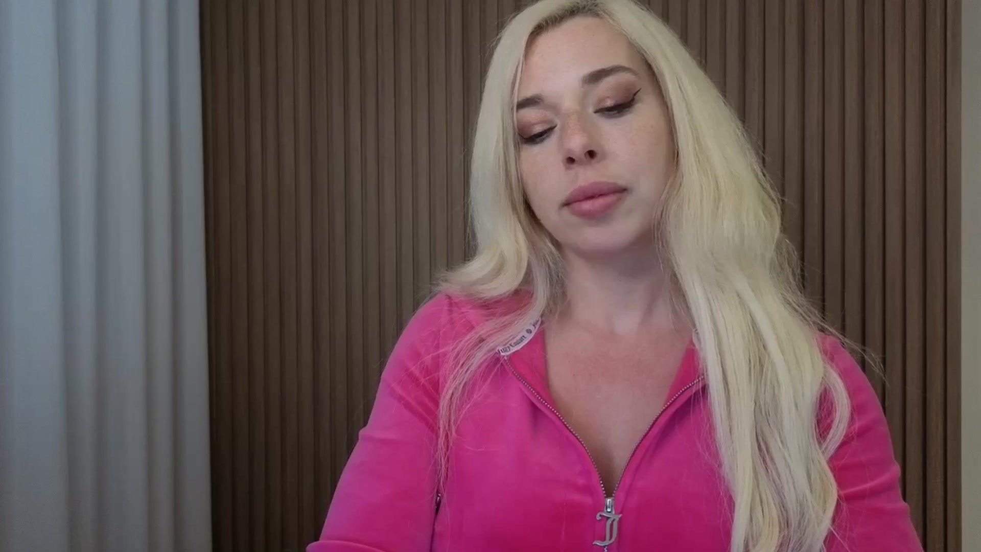 Gallery image thumbnail from Riley_Parks's myfreecams stream on, 05/02/2026, 24:16 image 14 of 20