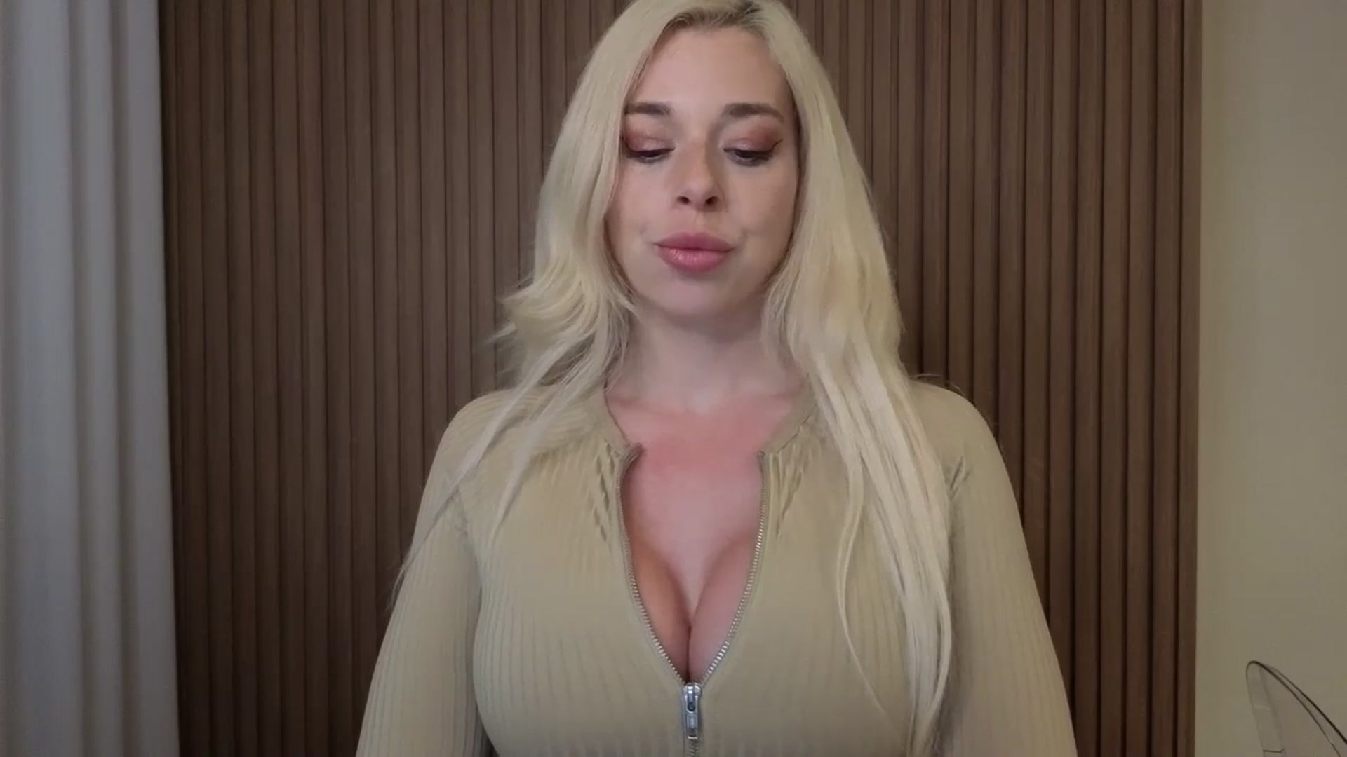 Gallery image thumbnail from Riley_Parks's myfreecams stream on, 05/02/2026, 03:01 image 8 of 20