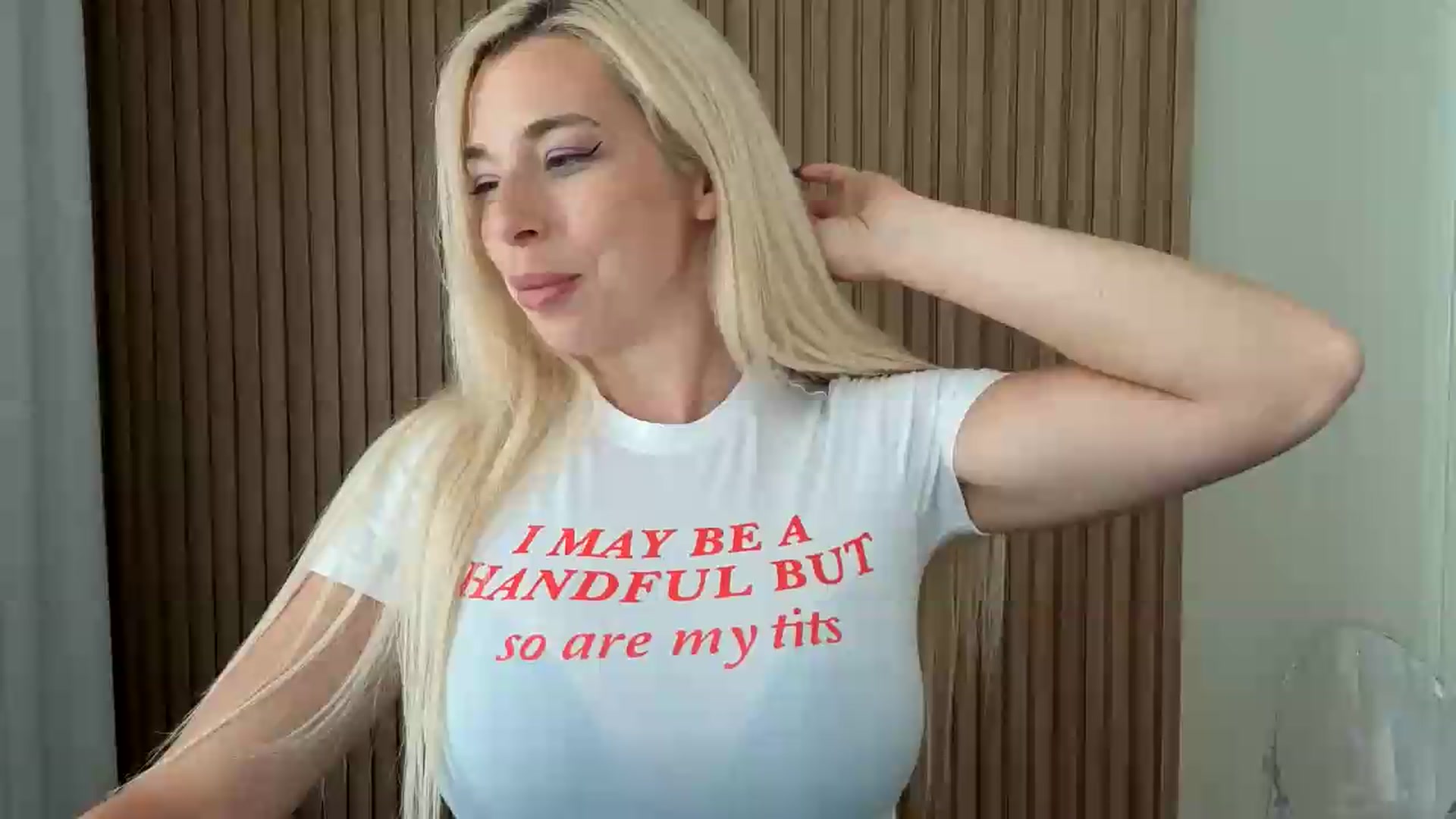 Gallery image thumbnail from Riley_Parks's myfreecams stream on, 06/22/2026, 24:00 image 1 of 20