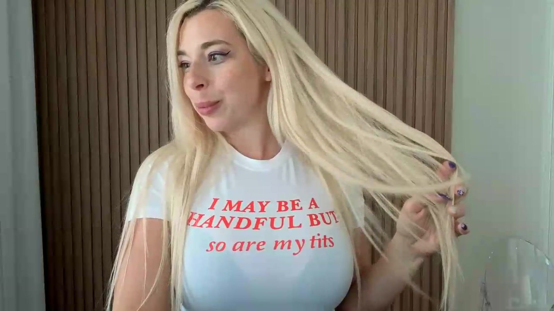 Gallery image thumbnail from Riley_Parks's myfreecams stream on, 06/22/2026, 24:00 image 2 of 20