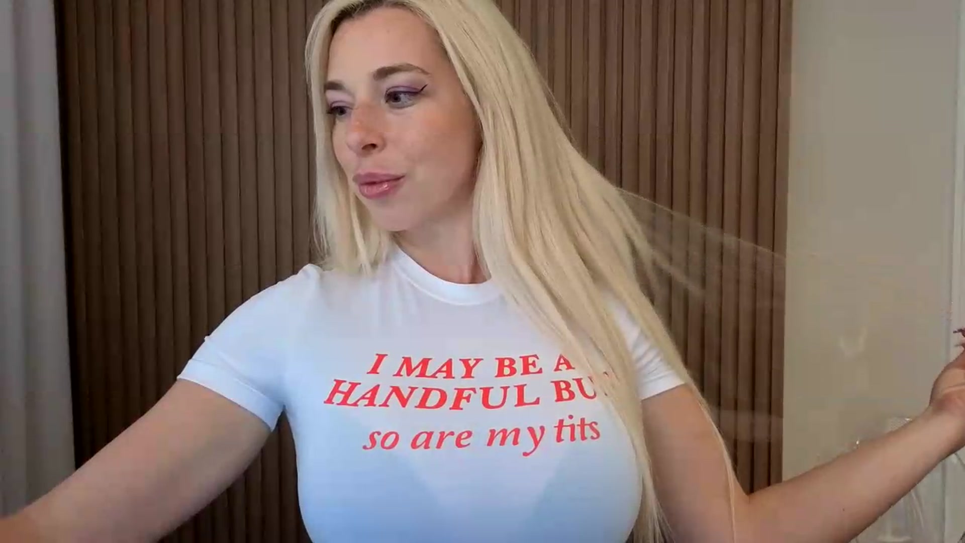 Gallery image thumbnail from Riley_Parks's myfreecams stream on, 06/22/2026, 24:32 image 12 of 20