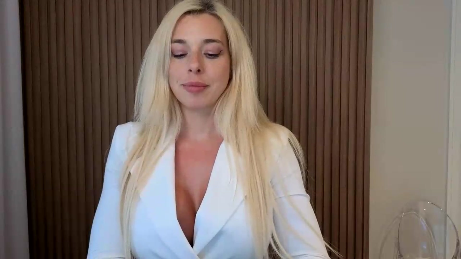 Gallery image thumbnail from Riley_Parks's myfreecams stream on, 06/23/2026, 24:02 image 18 of 20