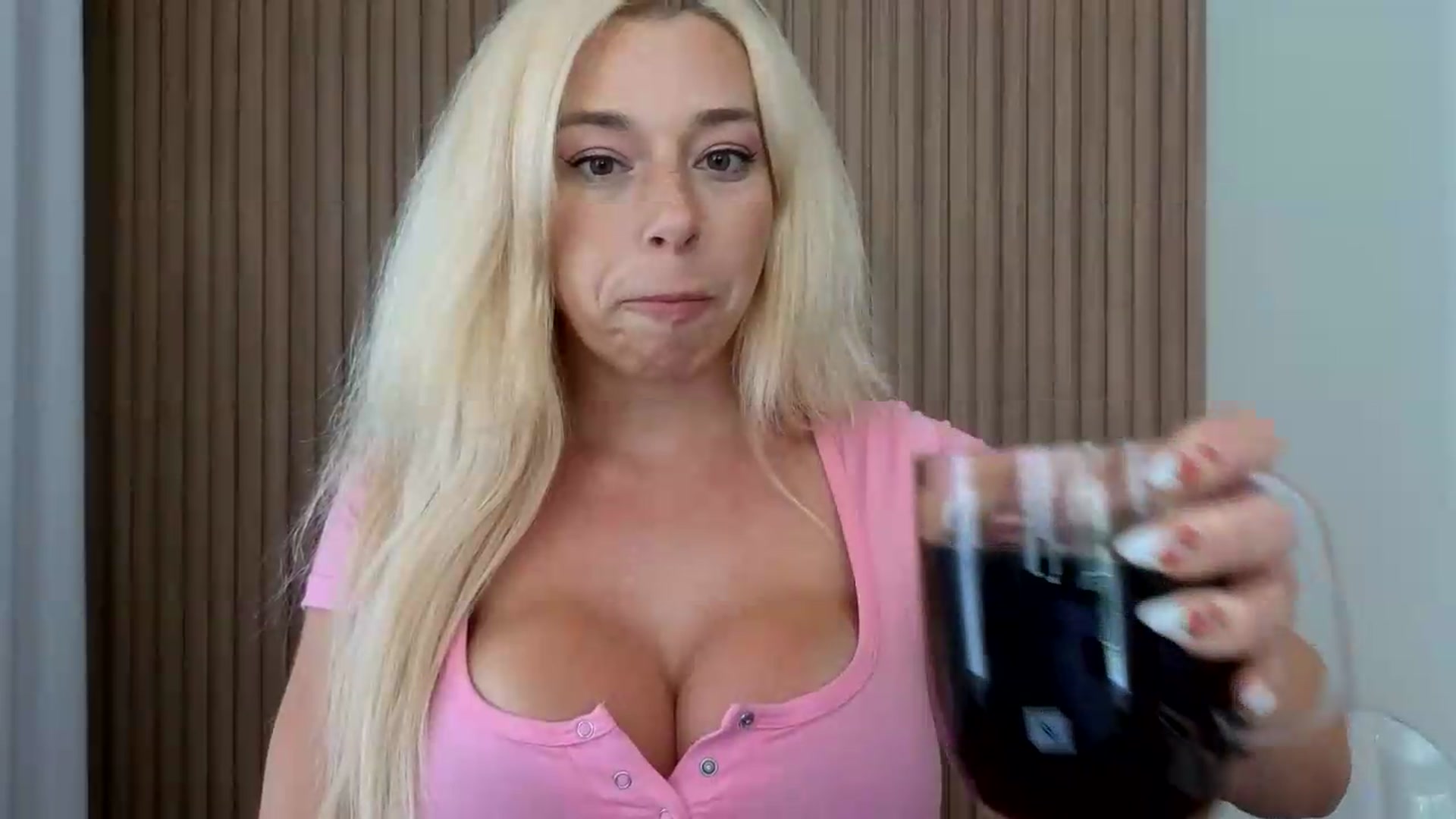 Gallery image thumbnail from Riley_Parks's myfreecams stream on, 07/19/2026, 18:40 image 8 of 20