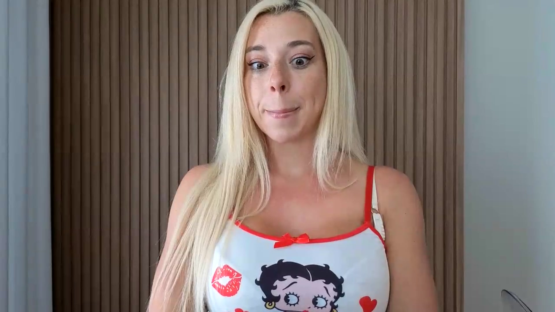 Gallery image thumbnail from Riley_Parks's myfreecams stream on, 07/23/2026, 20:40 image 18 of 20