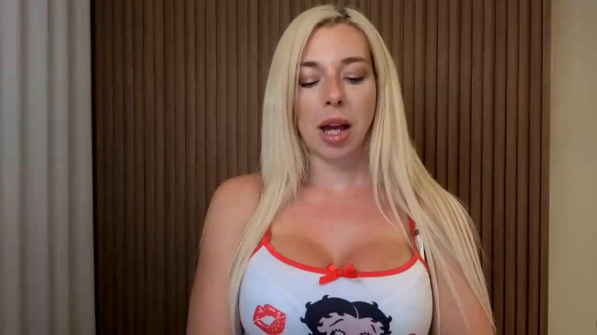 Gallery image thumbnail from Riley_Parks's myfreecams stream on, 07/24/2026, 02:45 image 15 of 20