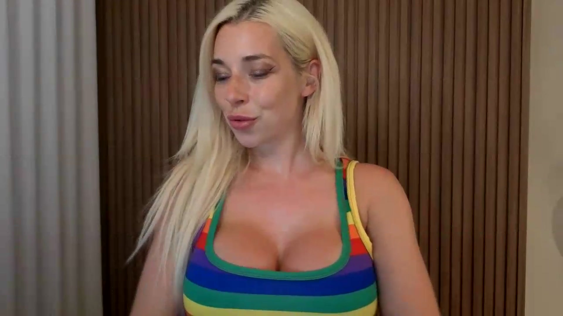 Gallery image thumbnail from Riley_Parks's myfreecams stream on, 07/27/2026, 01:17 image 12 of 20