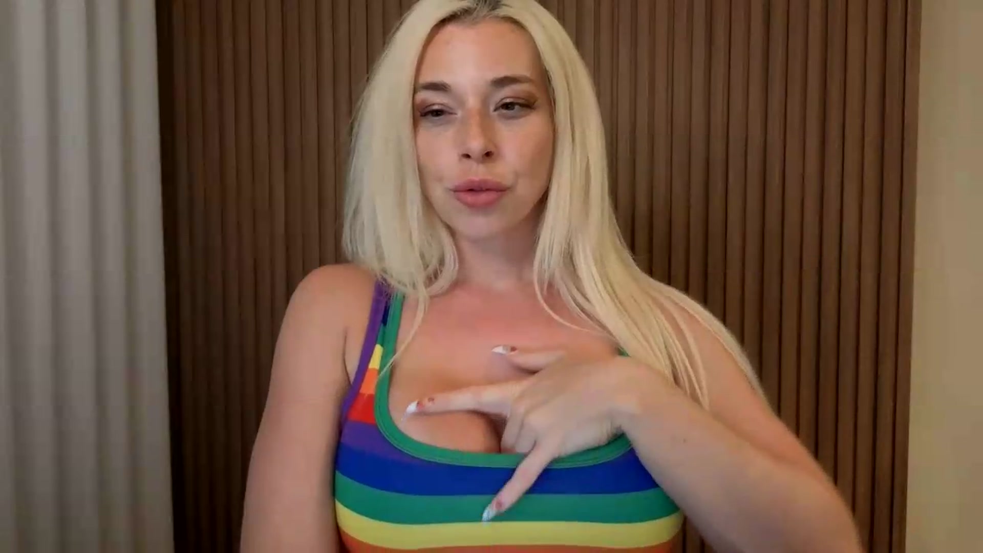 Gallery image thumbnail from Riley_Parks's myfreecams stream on, 07/27/2026, 03:30 image 15 of 20