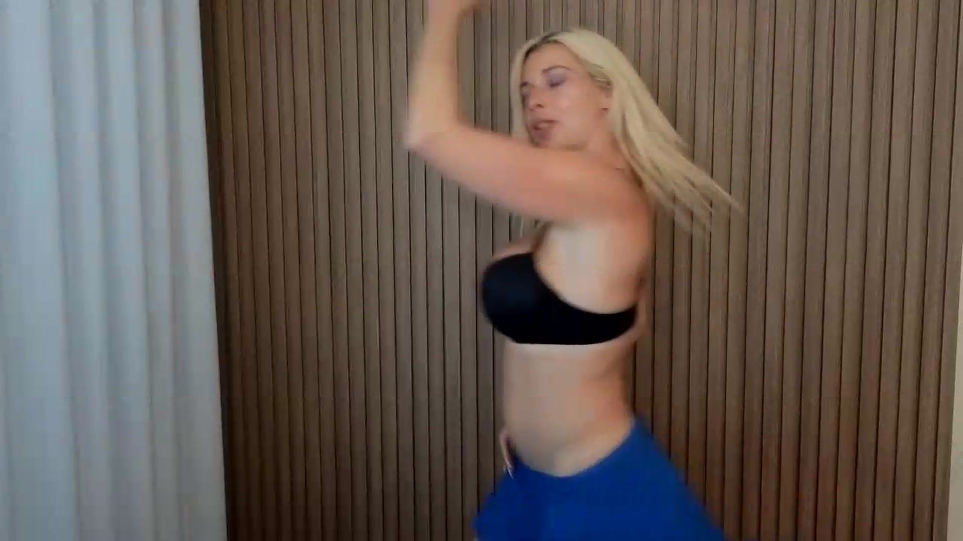 Gallery image thumbnail from Riley_Parks's myfreecams stream on, 07/28/2026, 20:15 image 15 of 20