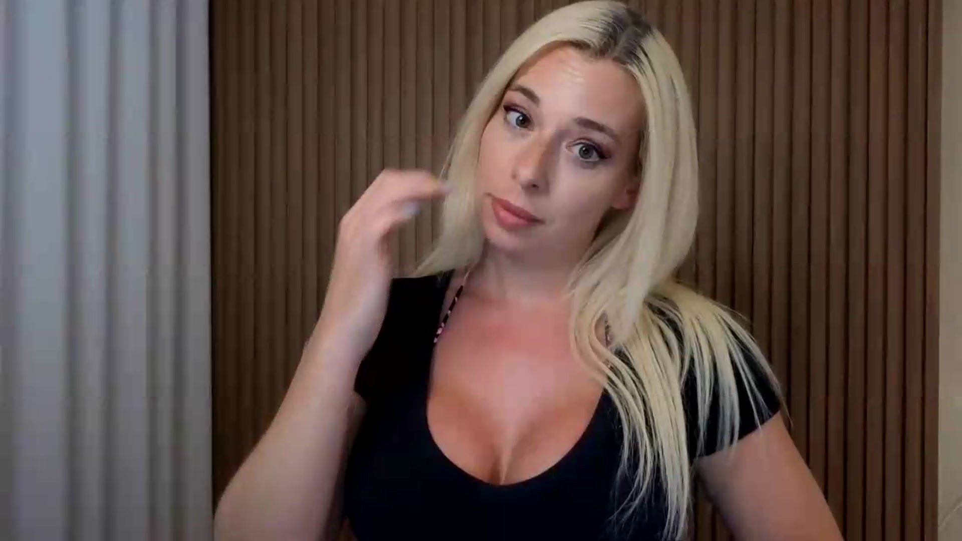 Gallery image thumbnail from Riley_Parks's myfreecams stream on, 08/06/2026, 02:12 image 17 of 20