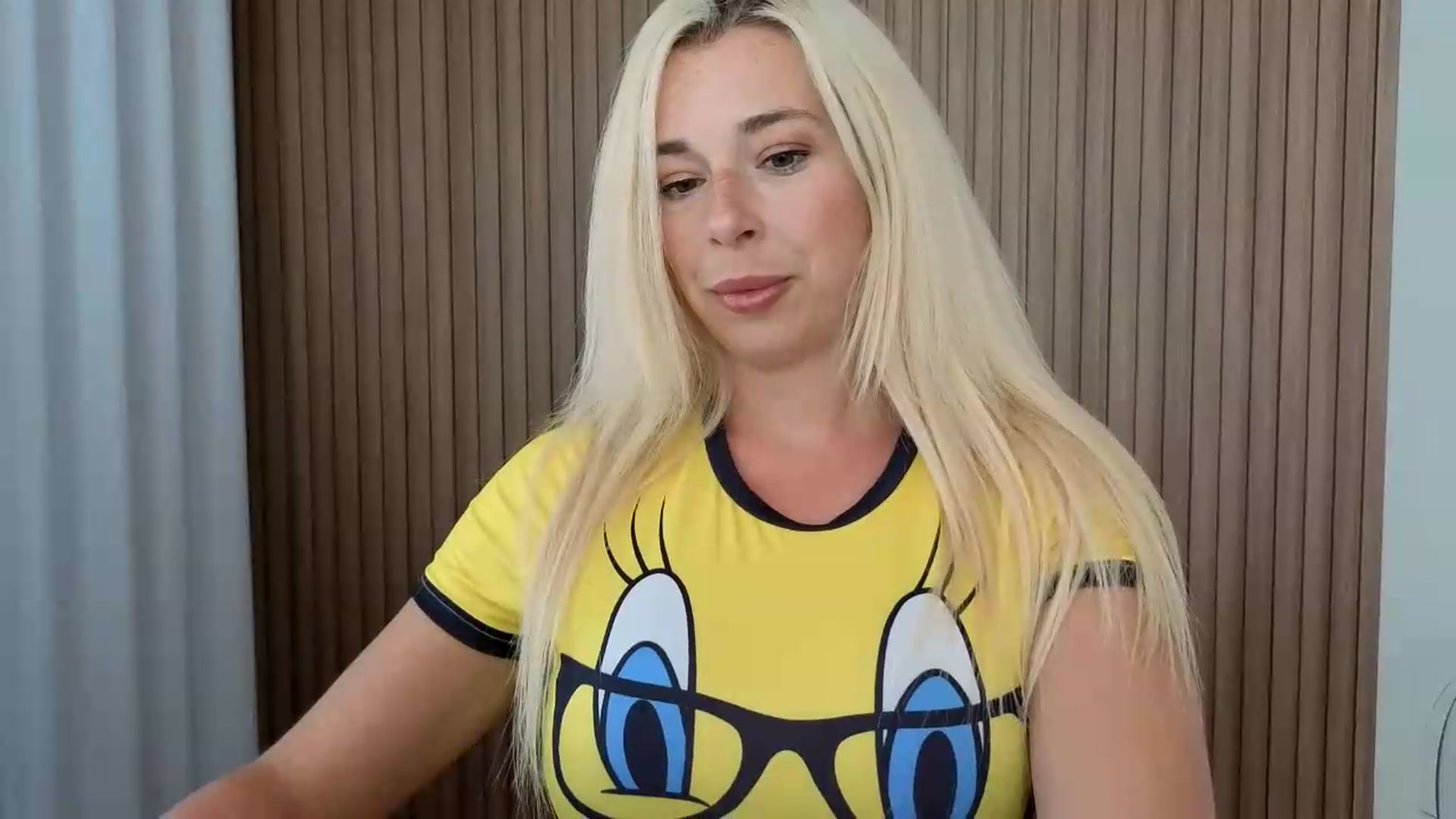 Gallery image thumbnail from Riley_Parks's myfreecams stream on, 08/11/2026, 18:11 image 2 of 20