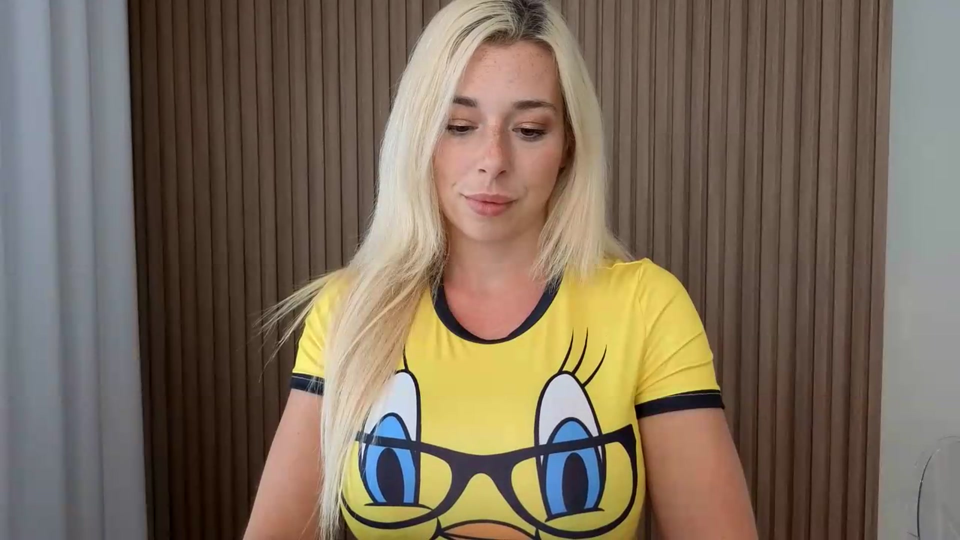 Gallery image thumbnail from Riley_Parks's myfreecams stream on, 08/11/2026, 19:25 image 16 of 20