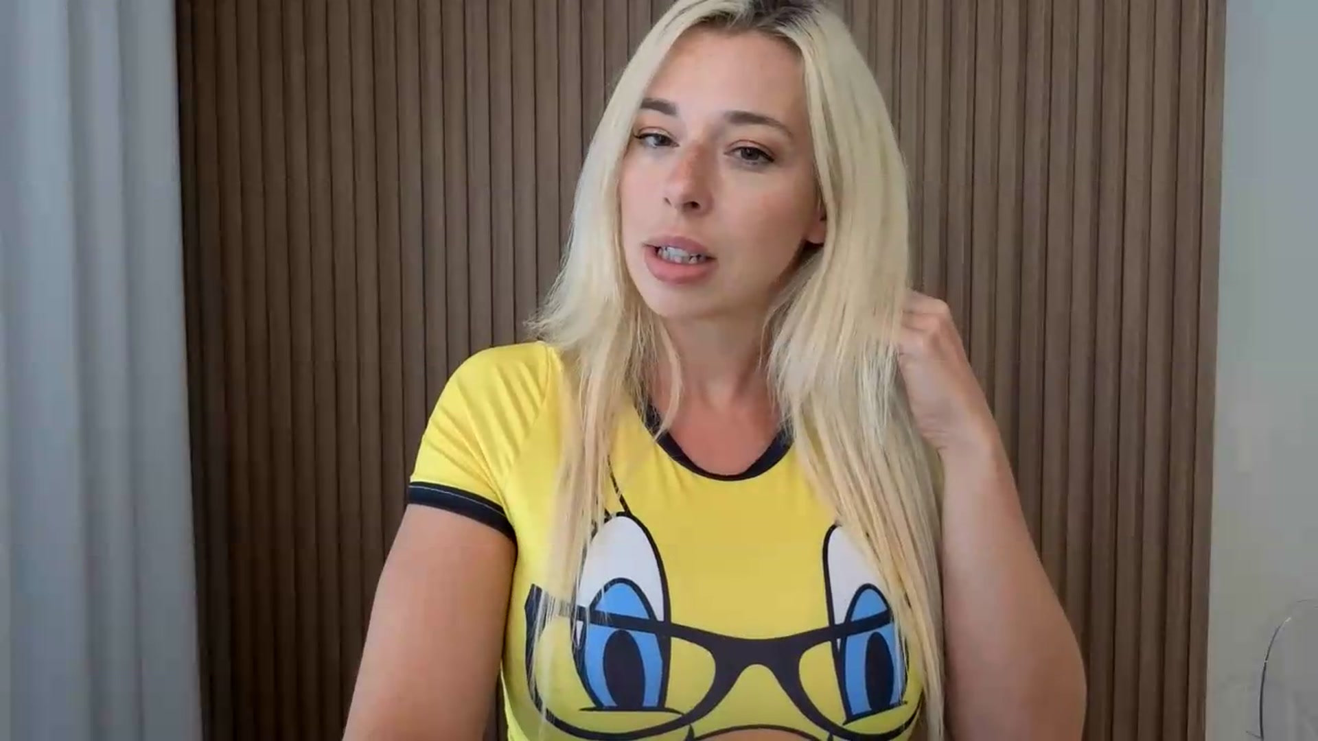 Gallery image thumbnail from Riley_Parks's myfreecams stream on, 08/11/2026, 19:25 image 14 of 20