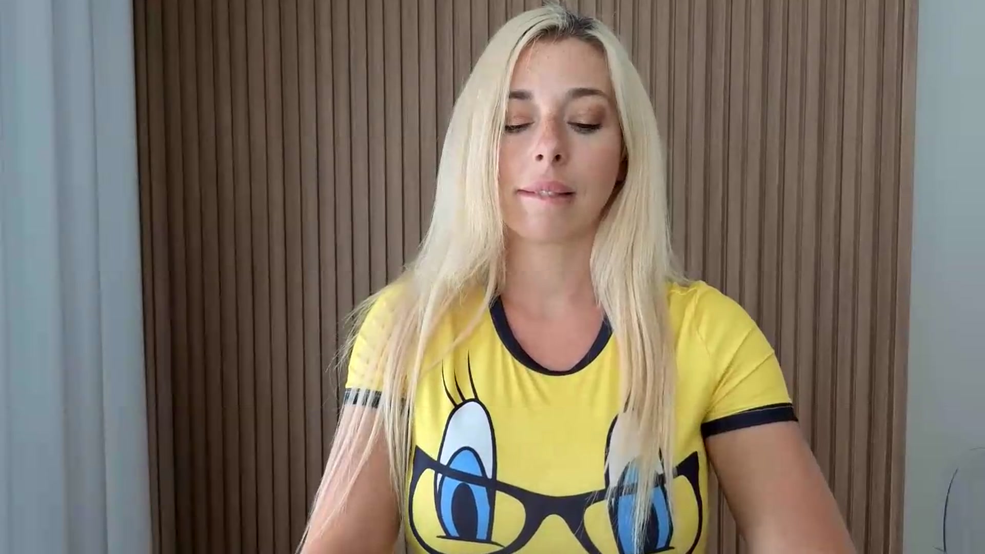 Gallery image thumbnail from Riley_Parks's myfreecams stream on, 08/11/2026, 20:07 image 18 of 20