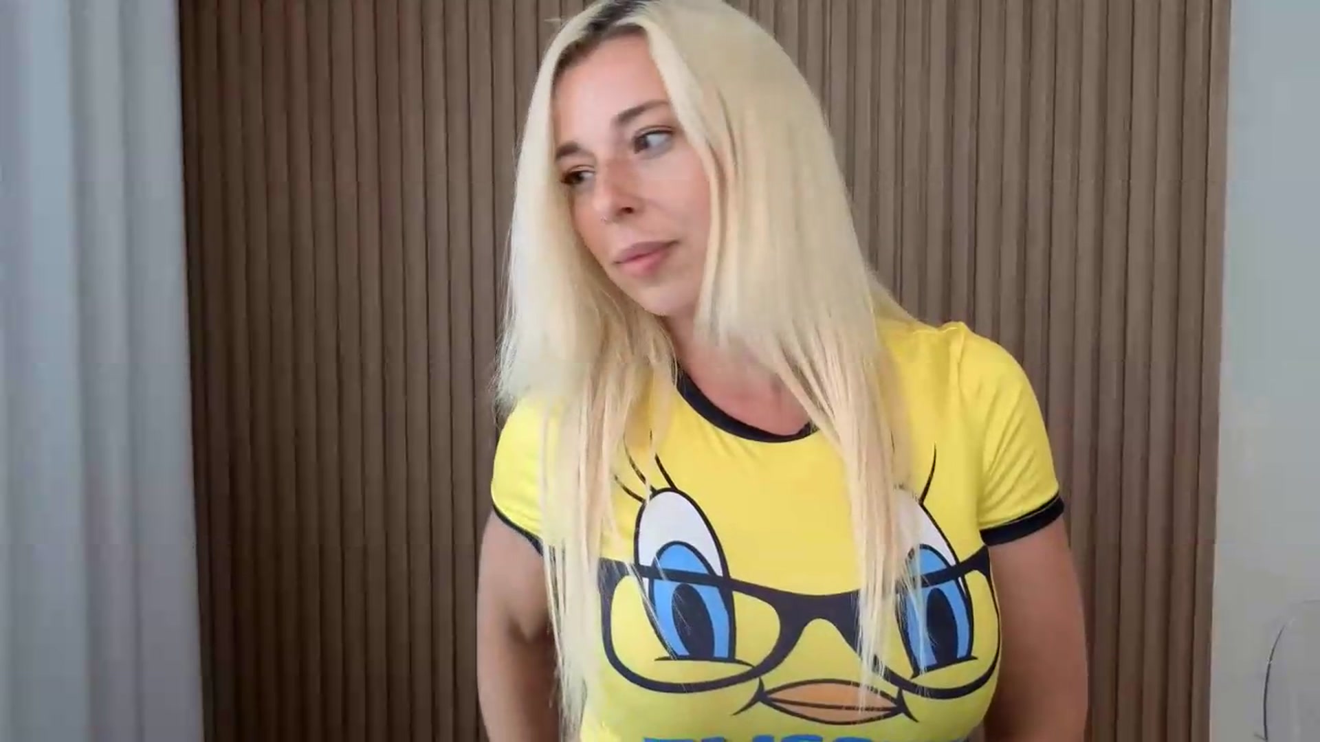 Gallery image thumbnail from Riley_Parks's myfreecams stream on, 08/11/2026, 20:27 image 2 of 20