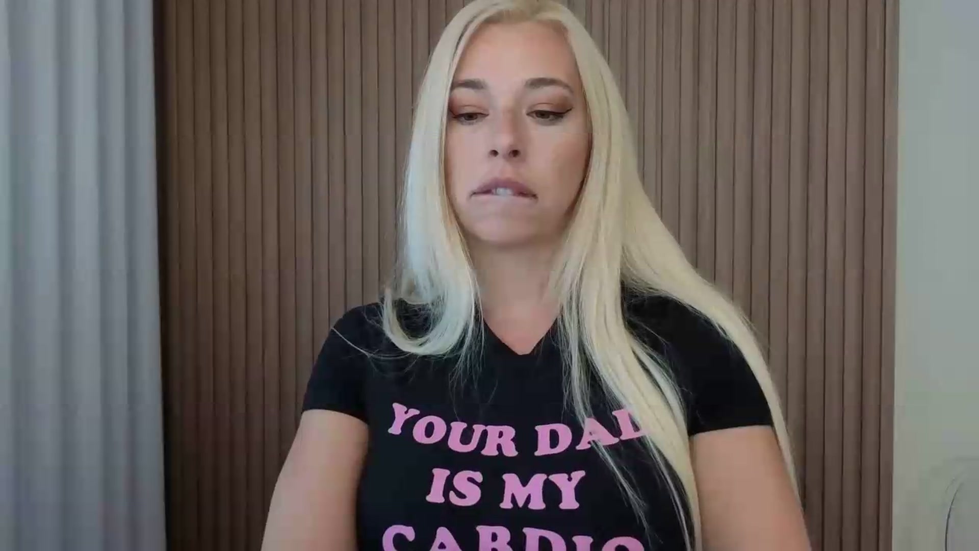 Gallery image thumbnail from Riley_Parks's myfreecams stream on, 08/15/2026, 14:55 image 15 of 20