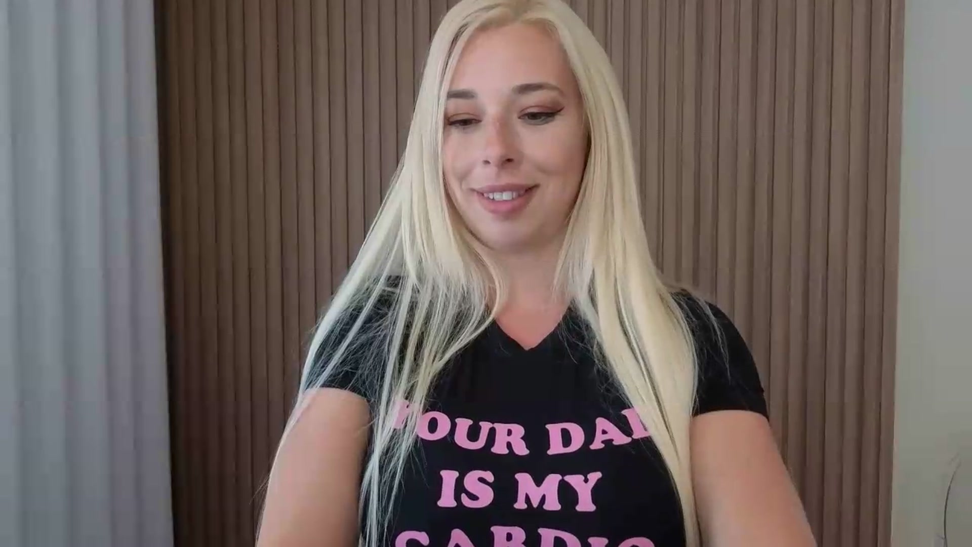 Gallery image thumbnail from Riley_Parks's myfreecams stream on, 08/15/2026, 18:39 image 10 of 20