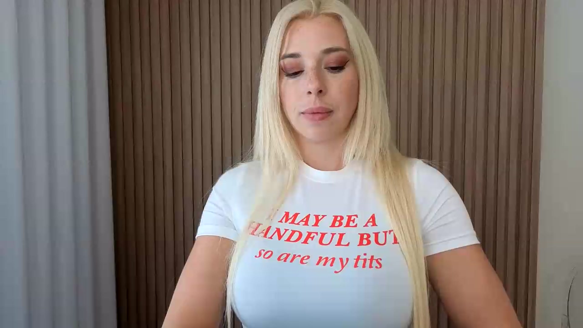 Gallery image thumbnail from Riley_Parks's myfreecams stream on, 08/16/2026, 17:44 image 17 of 20