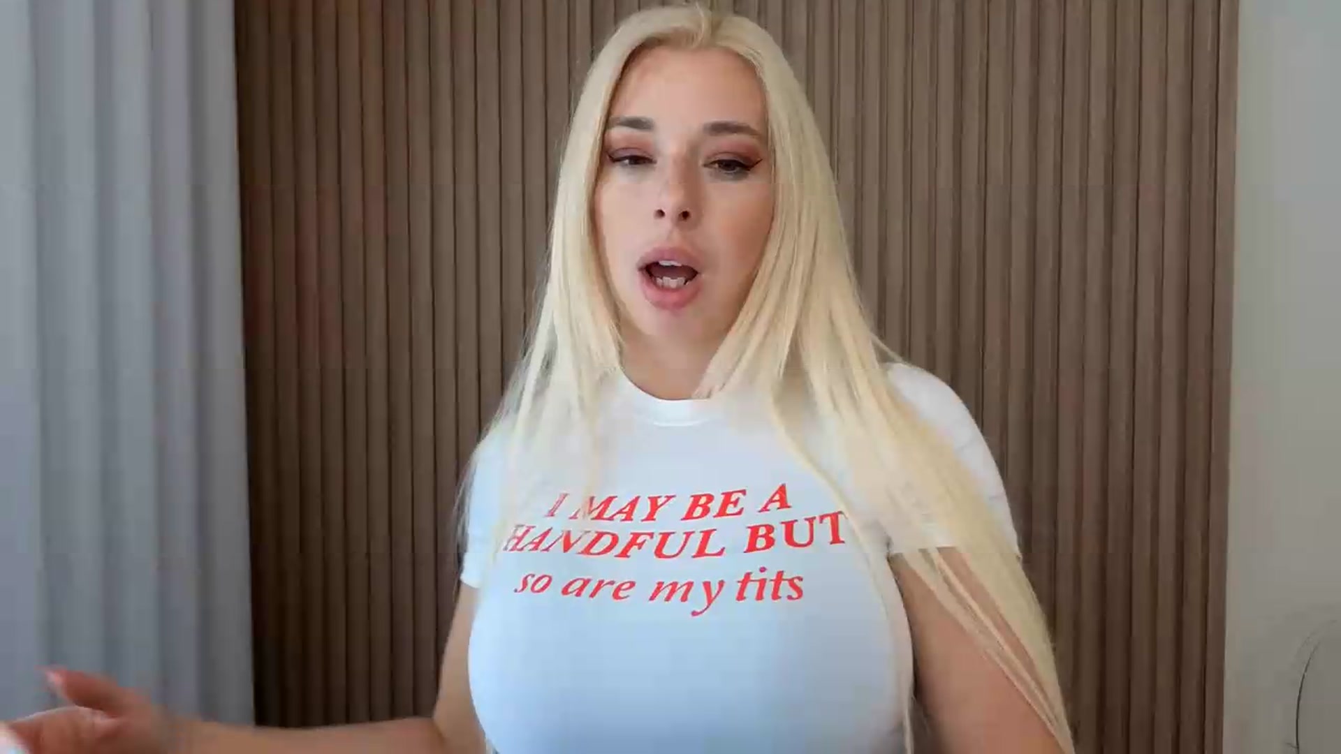 Gallery image thumbnail from Riley_Parks's myfreecams stream on, 08/16/2026, 17:44 image 7 of 20