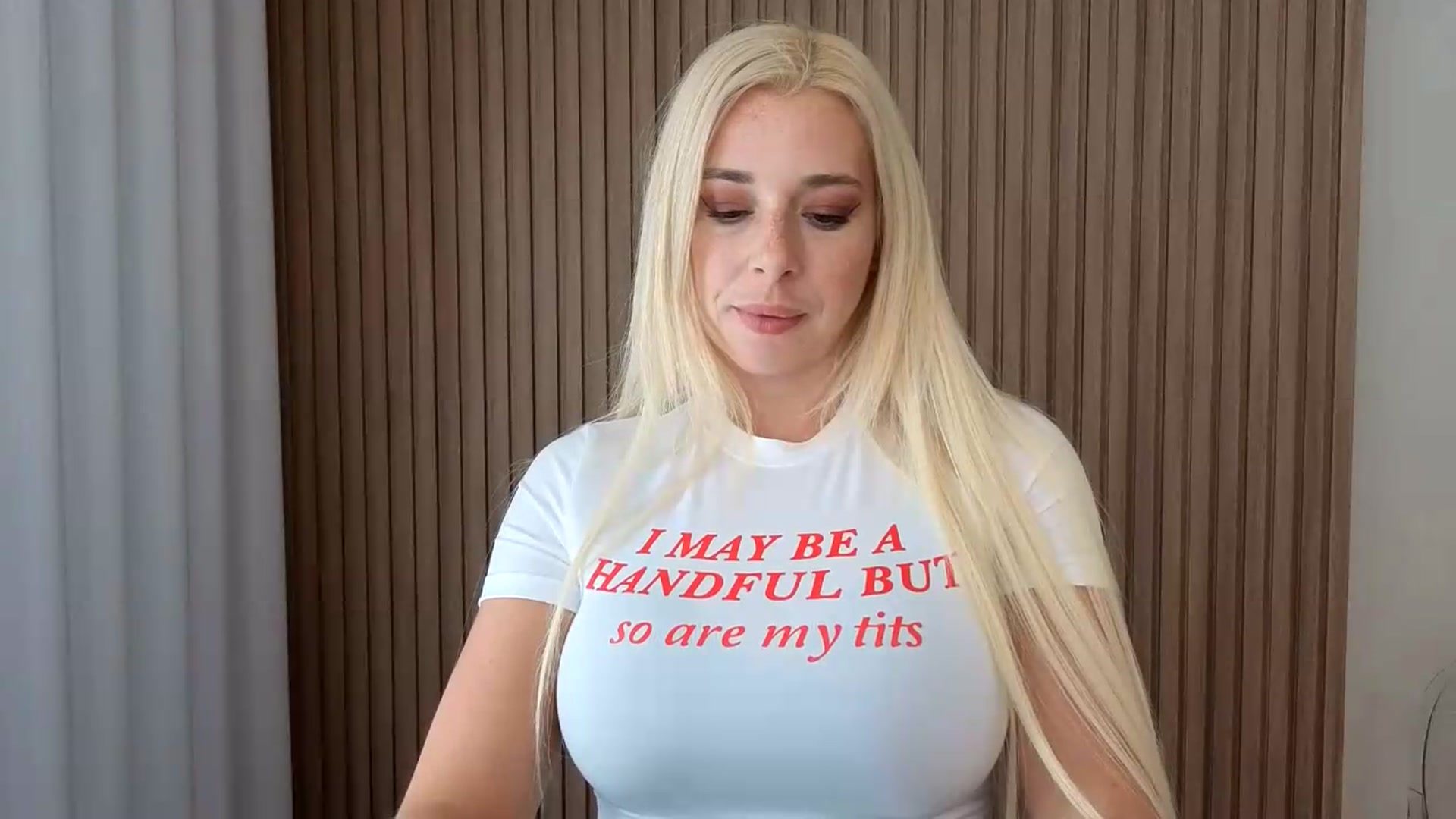 Gallery image thumbnail from Riley_Parks's myfreecams stream on, 08/16/2026, 20:01 image 18 of 20