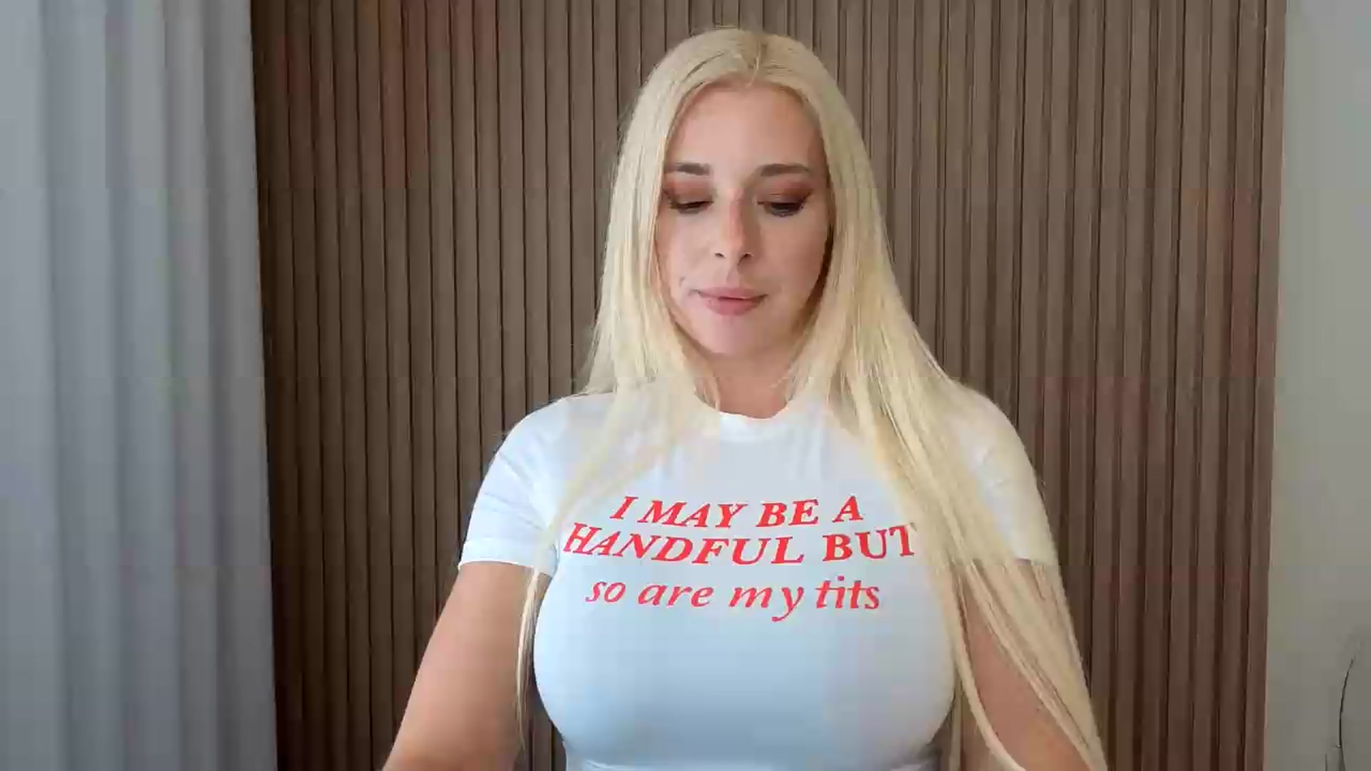 Gallery image thumbnail from Riley_Parks's myfreecams stream on, 08/16/2026, 20:01 image 17 of 20