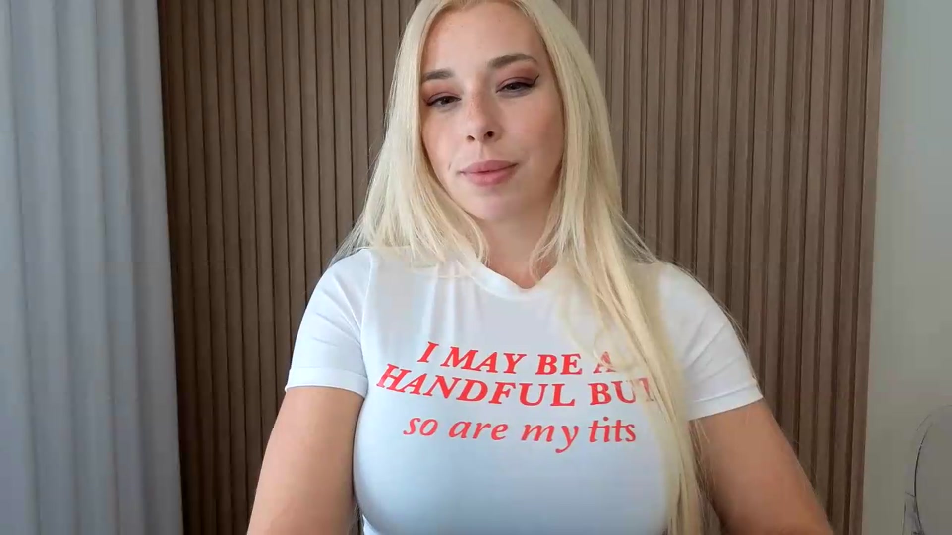 Gallery image thumbnail from Riley_Parks's myfreecams stream on, 08/16/2026, 20:43 image 19 of 20