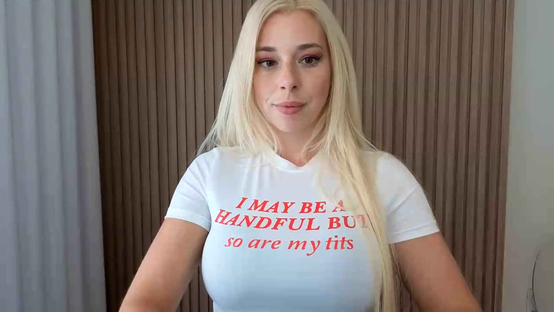 Gallery image thumbnail from Riley_Parks's myfreecams stream on, 08/16/2026, 20:43 image 20 of 20