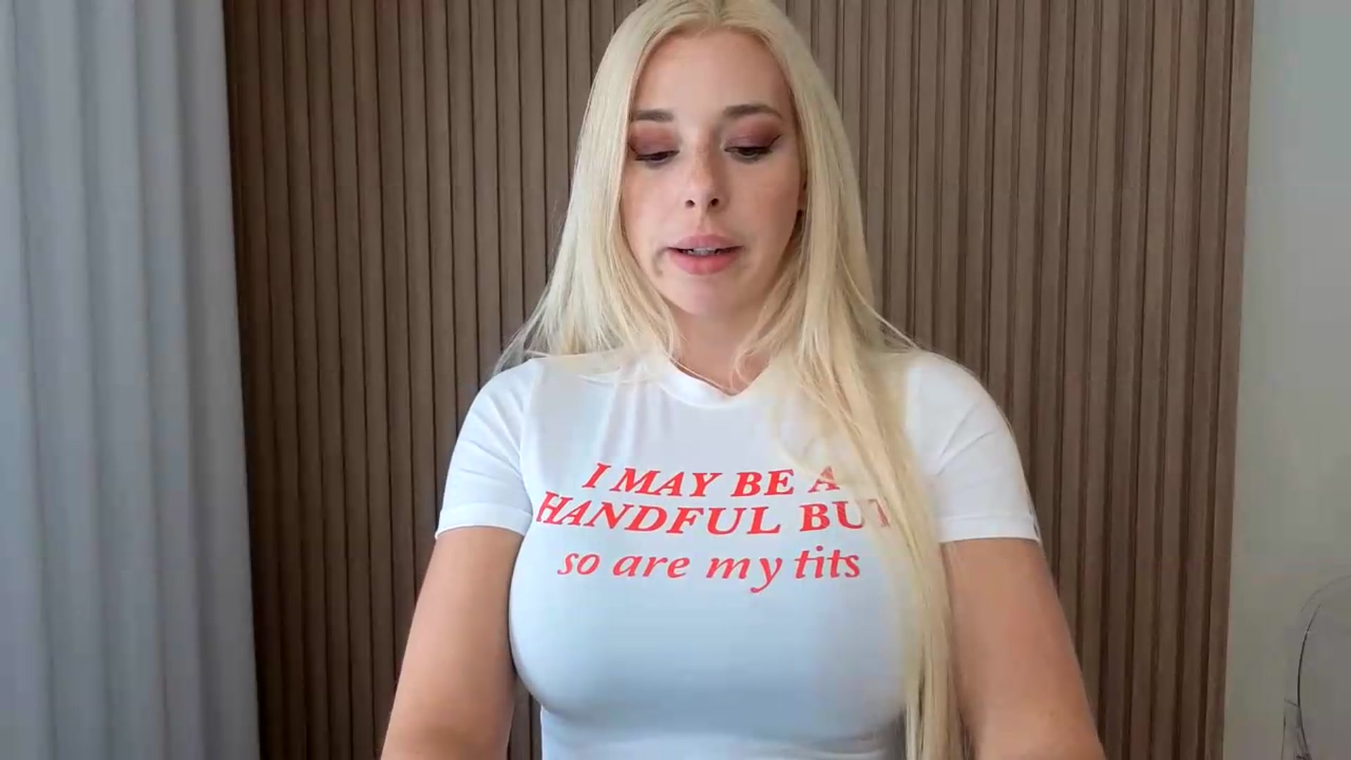 Gallery image thumbnail from Riley_Parks's myfreecams stream on, 08/16/2026, 20:43 image 17 of 20